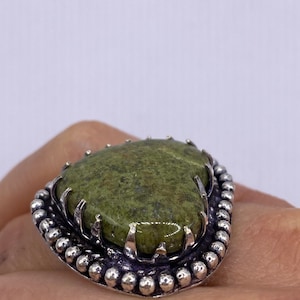 Vintage Green Nephrite Jade Heart Ring