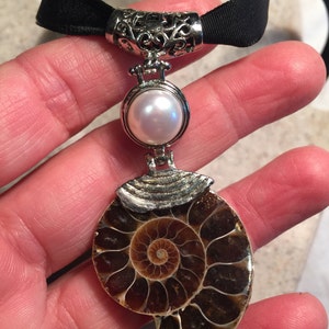 Vintage Handmade Genuine Ammonite Fossil Pearl Pendant Necklace