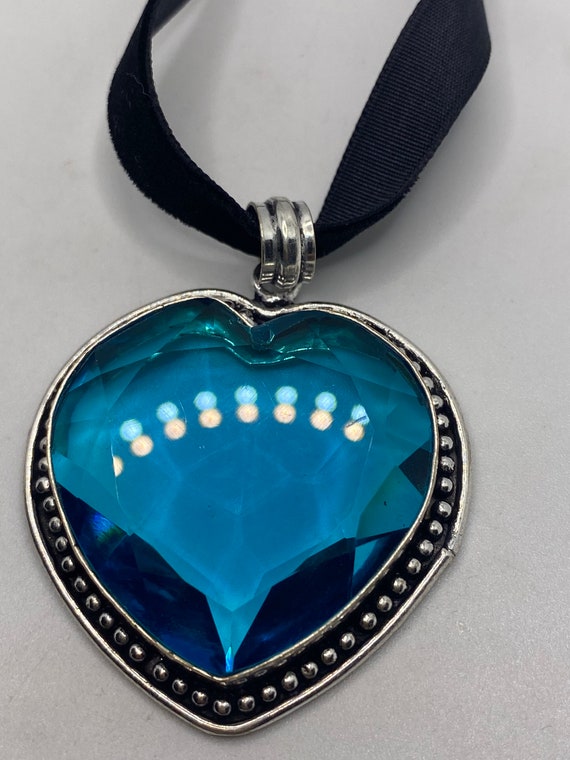 Vintage Blue Glass Heart Antique Black Velvet Rib… - image 5