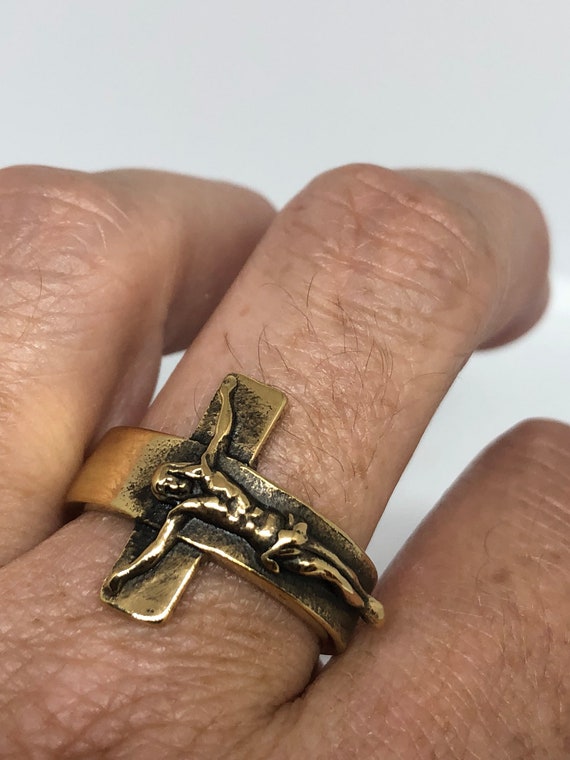 Anillo con crucifijo hotsell