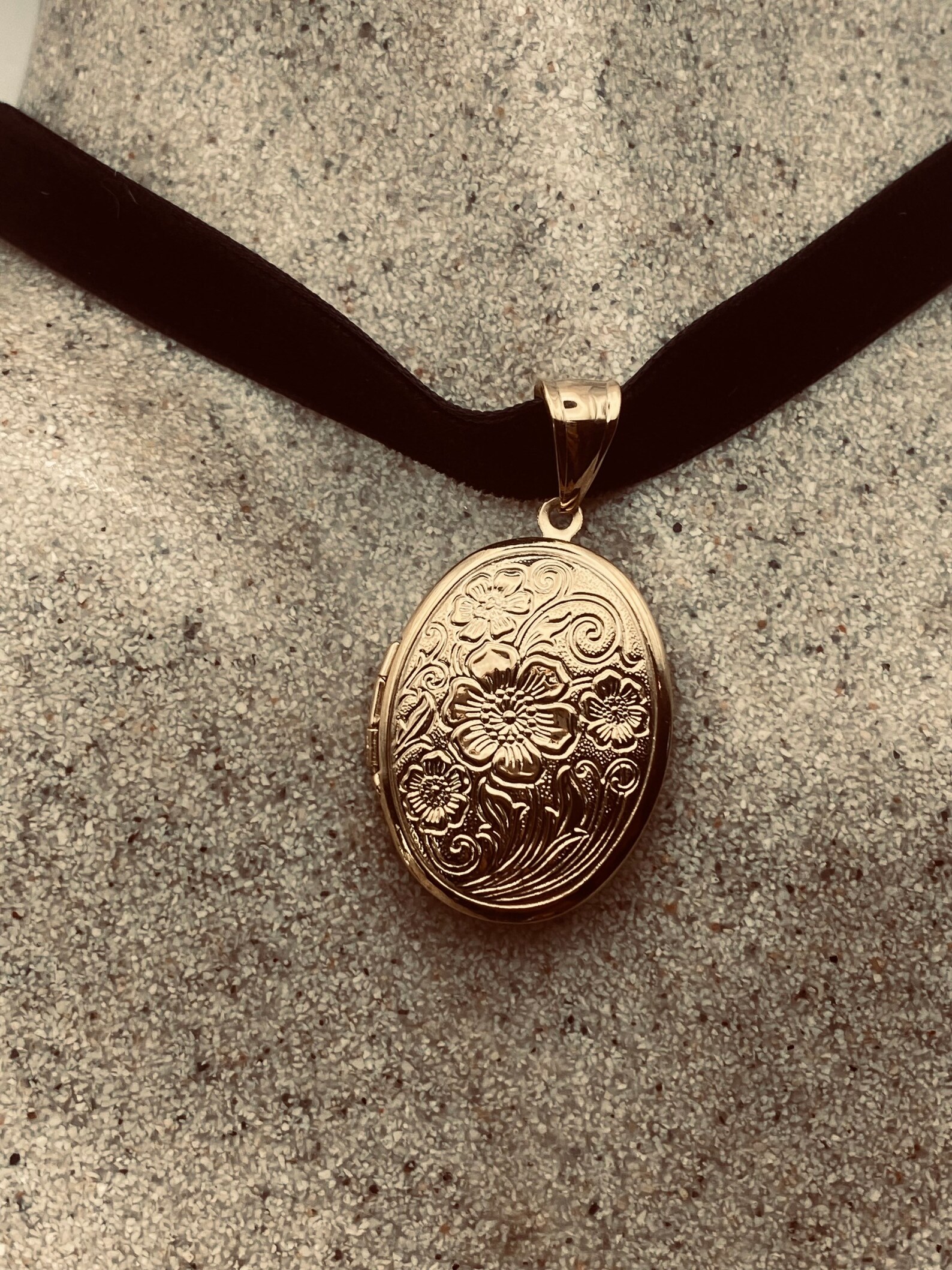 Vintage Flower Locket Choker Golden Stainless Steel Deco - Etsy