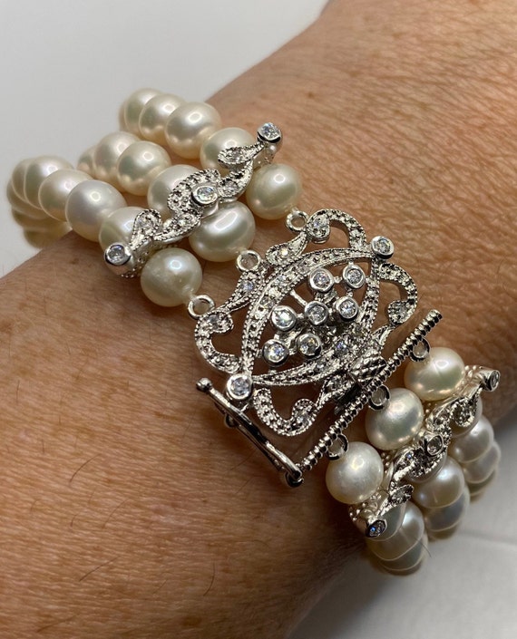 One Of The Most Detailed Horse Vintage Pearl Sterling Silver Inlay Bracelet One Of The Most Detailed Horse Vintage Pearl Sterling Silver Inlay Bracelet