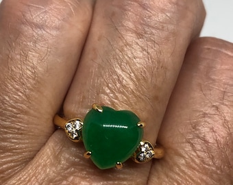 Vintage Lucky Green Nephrite Jade Heart Gold Rhodium Ring