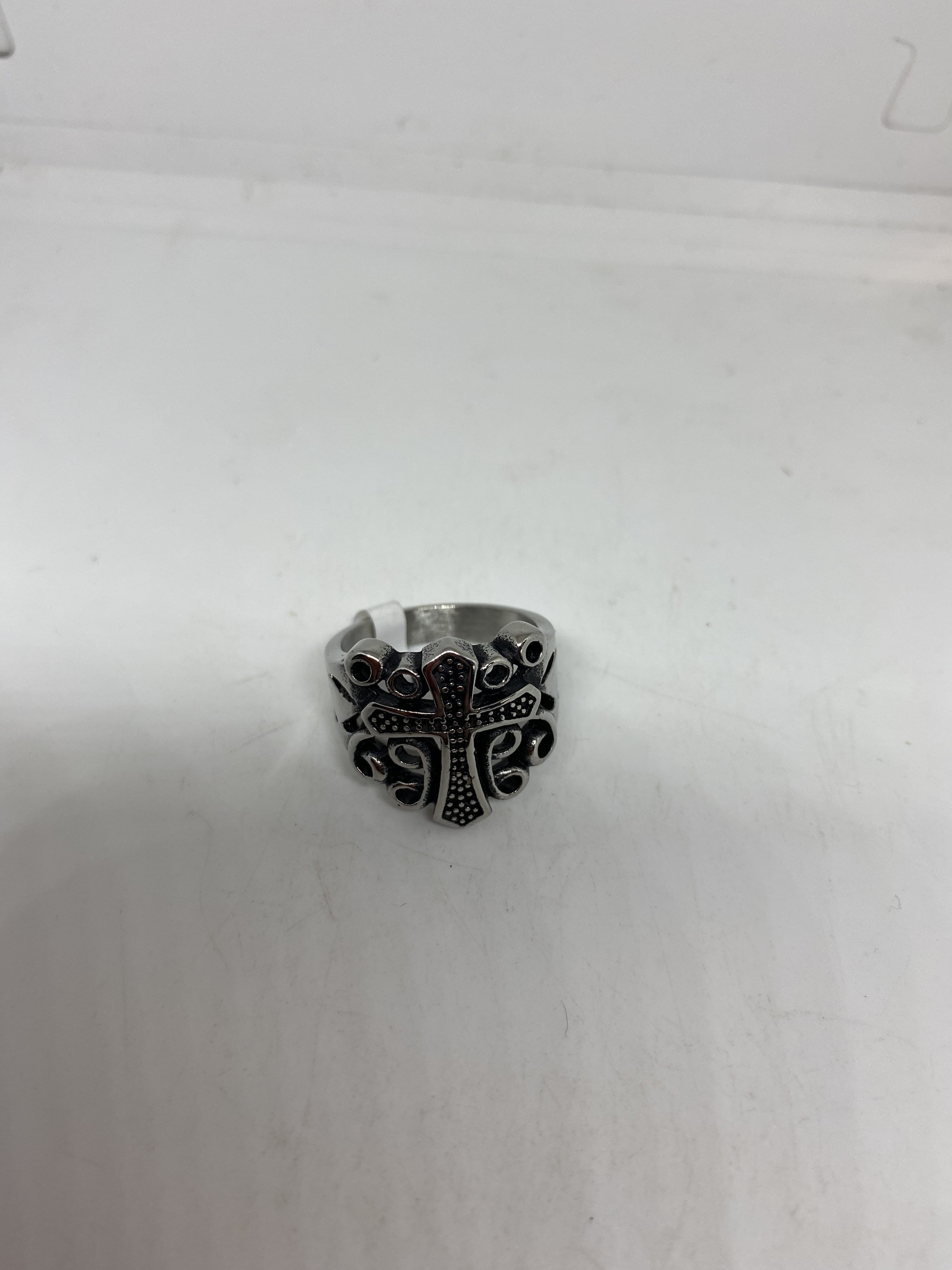 Anello Uomo Acciaio Inox 316L, Croce Gotica Tripla, Larghezza 14 Mm, Perfetto Per Un Look Ribelle E Moderno