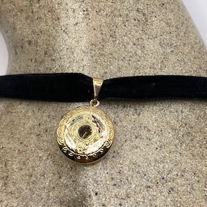 Collier ras de cou médaillon vintage en plaqué or