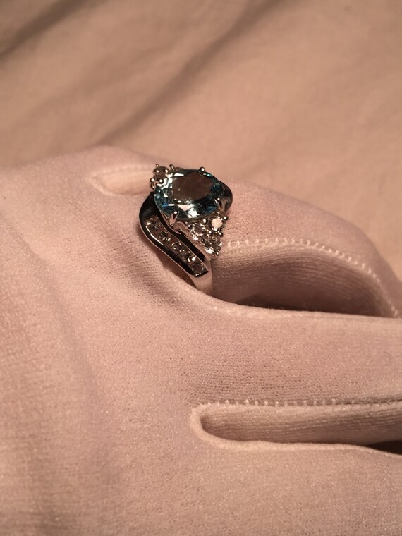 Vintage geniune blue topaz 925 sterling silver Rin