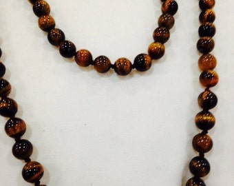 Hand Knoted Vintage tigers eye beaded Necklace