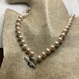 Vintage Hand Knotted Pink Pearl 18 in Heart Toggle Necklace