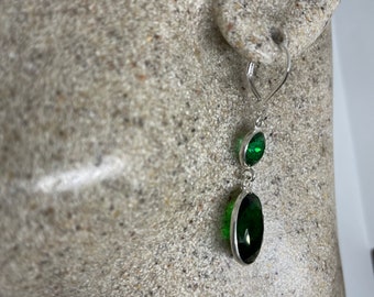 Antieke vintage groen glas zilveren hangoorbellen