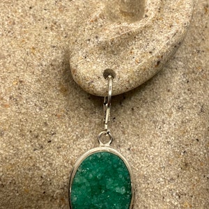 Orecchini a lampadario vintage in argento sterling 925 con drusa diopside cromata