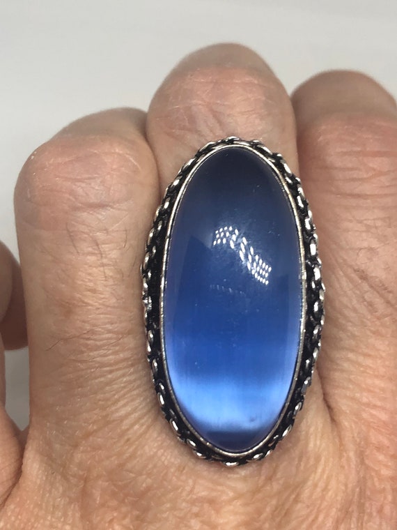 Vintage Blue Cats Eye Art Glass Ring Size 7 - image 3