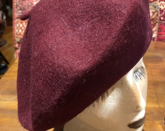 Vintage burgundy Wool Felt 10 in Beret Hat