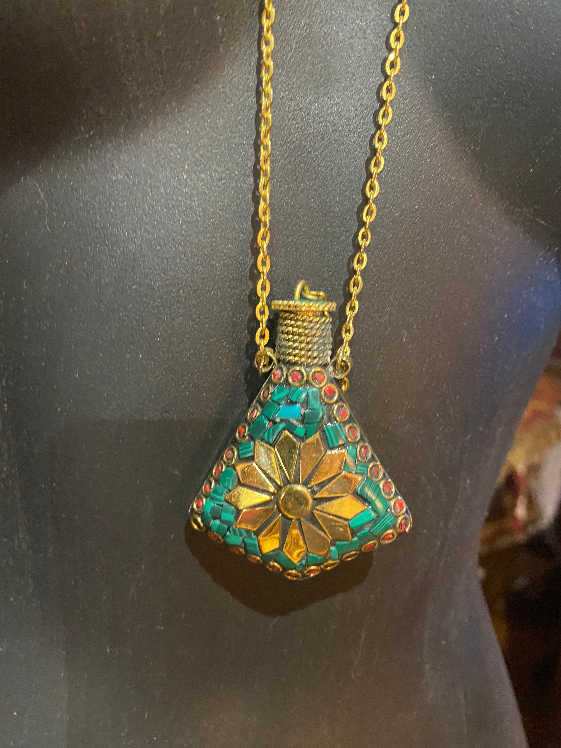 アクセサリー 70s80s deadstock perfume bottle necklace ORNATE vintage style PERFUME BOTTLE LOCKET box pendant
