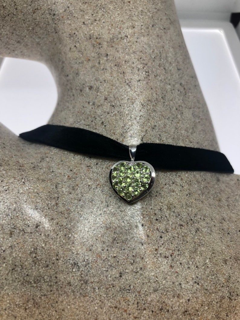 Vintage 925 Sterling Silver Real Green Peridot heart pendant necklace