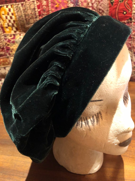 Vintage Green Velvet 10 inch beret hat