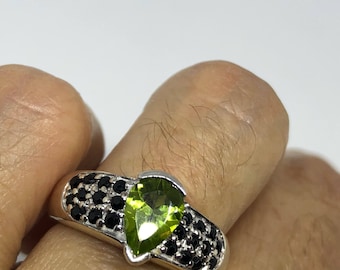 Vintage Handmade Genuine Green Peridot Filigree Setting 925 Sterling Silver Gothic Ring