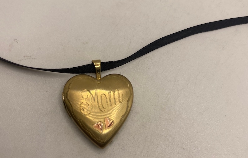 Vintage Gold Locket Tiny Heart 9k Gold Filled Pendant Photo Memory Charm Engraved Mom Hearts Choker Necklace image 3