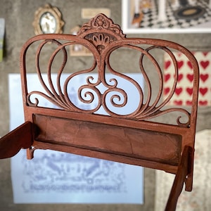 STL file dollhouse bentwood bed, 3d print