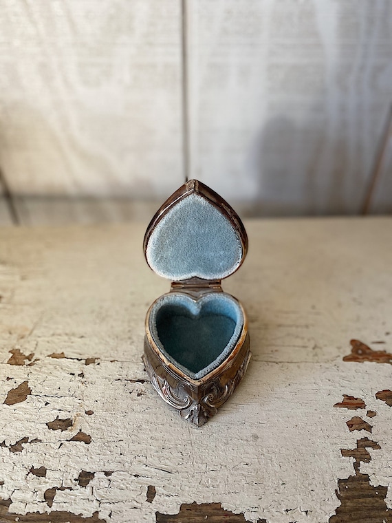 Vintage Silver Jewelry Box // Heart Ring Box