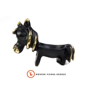 Huevera vintage Walter Bosse con forma de caballo - Candelabro original modernista austriaco de latón de los años 60, cuenco con forma de caballo de mediados de siglo, figura de caballo