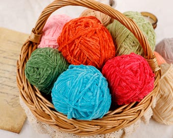 Plüschsamt 2 mm Garn für Amigurumi und Baby-Projekte, Chenille Chunkygarn, weiches voluminöses Garn zum Häkeln und Stricken