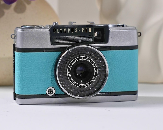 Vintage Olympus Pen EE-2，Refurbished 35mm Film Camera，Turquoise Blue Leather，Mini exquisite bracelets and storage bags