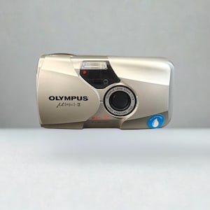 Cámara de película Olympus mju II (μ2) de 35 mm f2.8, probada y funcionando, Stylus Epic Black - Kit de inicio completo con 2 rollos de película y batería. Envío gratis.