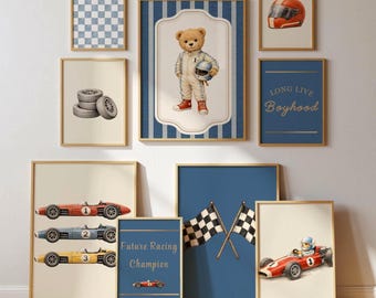 Set di 14 stampe di auto da corsa d'epoca per la cameretta dei bambini, con orsacchiotti di peluche (download digitale)