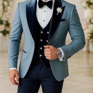 Hellblauer 3-teiliger 3-teiliger Smoking, Schwarzer Samt-Schal-Revers, Maßgeschneiderter Bräutigam-Anzug
