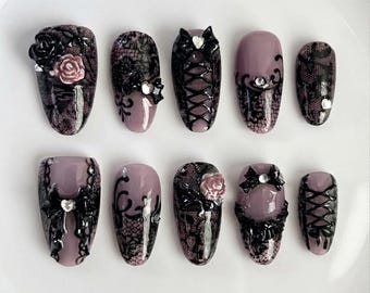 Unghie finte gotiche fatte a mano con pizzo / Unghie nere con rosa a corsetto da civetta / Unghie finte scure e femminili