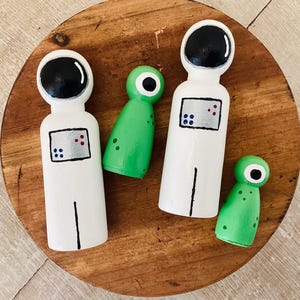 Astronaut Peg Doll Set