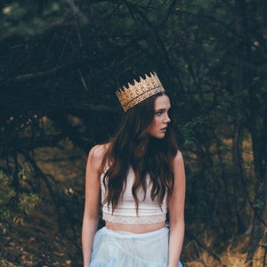 Gold lace crown fit for a queen, perfect for birthdays, bridal showers, weddings, maternity shoots, and fantasy photography. A regal statement piece for women, brides, and princess themes. Lightweight, elegant, and handcrafted for a royal touch.