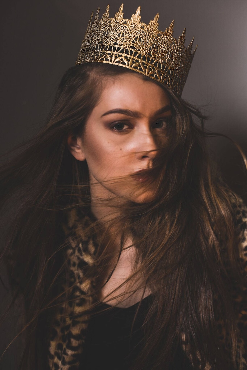 Gold lace crown fit for a queen, perfect for birthdays, bridal showers, weddings, maternity shoots, and fantasy photography. A regal statement piece for women, brides, and princess themes. Lightweight, elegant, and handcrafted for a royal touch.