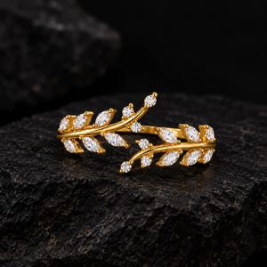 Gold Leaf Vine Ring, Crystal Marquise Statement Ring, Nature Inspired Branch Ring, Elegant Women’s Wedding Jewelry, Botanical Ring