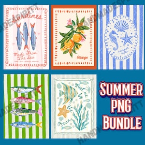 Op de afbeelding: Een verzameling van zes digitale kunstprints met een zomerthema. De prints bevatten illustraties van sardines, sinaasappels, een zeepaardje, vissen en oceaan elementen. Tekst omvat "Summer PNG Bundle", "Made From The Sea", "Orange" en "Meet me by the Ocean".