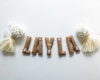 Felt Name Garland//pompom Garland•felt banner•walldecor•party decor•girlsroomdecor•personalized•feltgarland•Pompoms•neutral•name banner