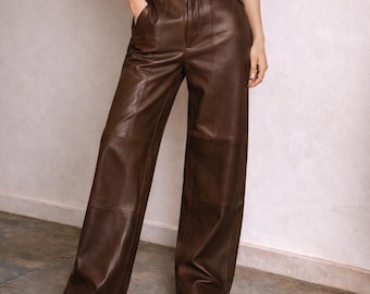 Calça feminina marrom de couro, cintura alta, feita à mão com pernas largas em couro legítimo.