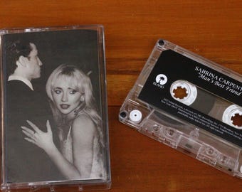 Sabrina Carpenter Man's Friend Cassette Tape – Album Pop del 2022