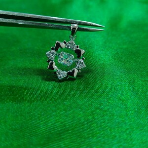 Okrągły wisiorek ze srebra próby 925 – imitacje diamentów, biżuteria platerowana 14-karatowym białym złotem
