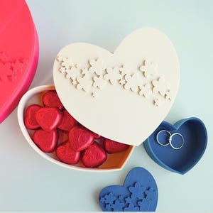 3D printed gift box jewelry case created from STL files for Valentine’s and birthday present ideas.