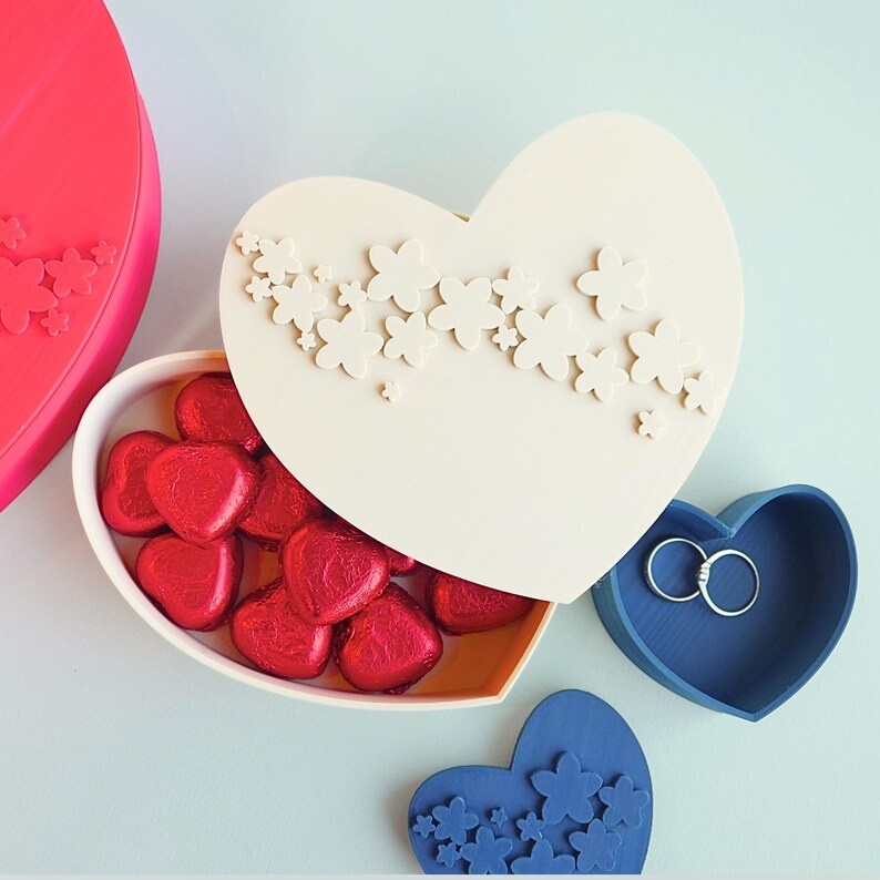 3D printed gift box jewelry case created from STL files for Valentine’s and birthday present ideas.