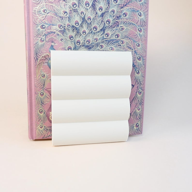 Front view of 3d printing book holder