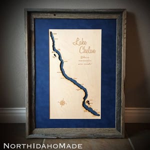 Lake Chelan, Washington 3-D See Schild - Handgefertigte benutzerdefinierte Karte mit Kompass und See Name eingraviert - North Idaho Made