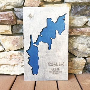 Witches Woods Lake, Sharon 3-D Seeschild - Handgemachte Karte mit Kompass und Namen des Sees graviert - North Idaho Made