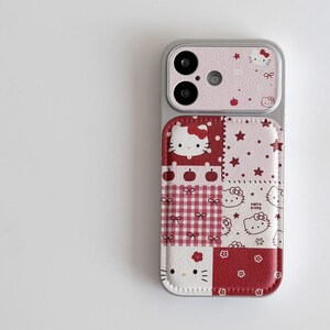 Könnte beinhalten: Rustikales Holzschild mit dem Text "Welcome to our home" in weißer Schrift. Das Schild hat eine Used-Optik und ein schlichtes, einladendes Design, ideal für den Eingangsbereich.