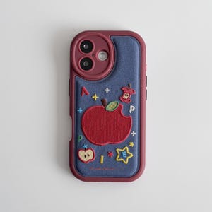 Funda bordada para Apple, de tela vaquera, para iPhone 16, 15 y 14 Pro Max, con bonito diseño de frutos rojos, carcasa protectora suave.