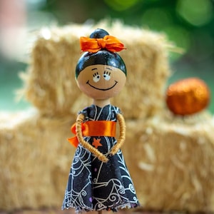 Handmade Halloween Collectible Doll, Spiderwebs, Fall Peg Dolls, Halloween Decoration, Dollhouse Miniatures, Hispanic Girl, Wooden Figurine