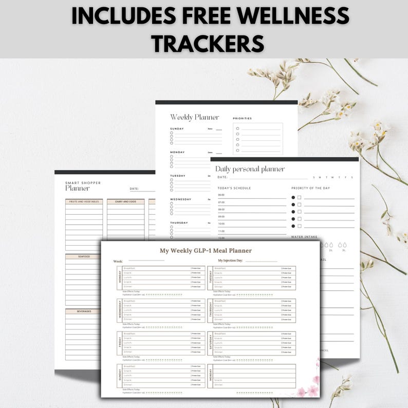 Op de afbeelding: Een verzameling witte en beige wellness trackers, waaronder een weekplanner, een dagelijkse persoonlijke planner en een maaltijdplanner. De tekst "INCLUDES FREE WELLNESS TRACKERS" staat bovenaan. De planners hebben secties voor planning, prioriteiten en waterinname.
