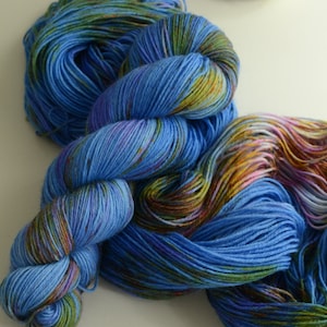 Sock yarn hand dyed wool nylon fingering yarn 4 ply variegated flecked speckled yarn superwash 100g 400m