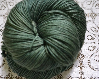 Merino silk fingering yarn 4 ply  yarn superwash  dark green wanda maximoff cosplay, Wanda hat yarn hand dyed 100g 400m